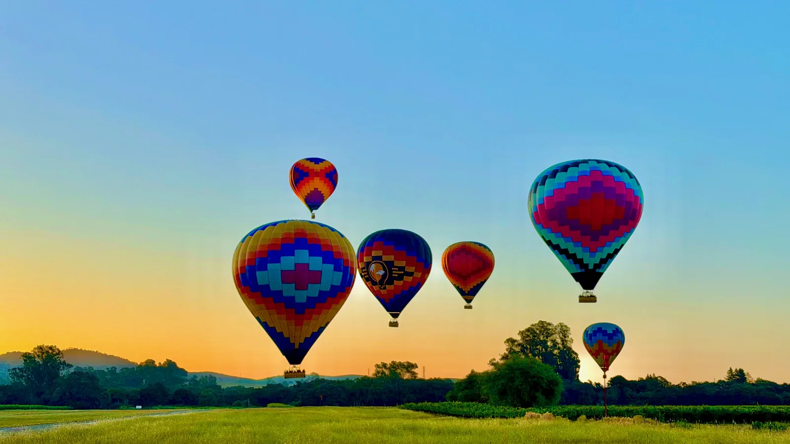 Indigenous Peoples’ Day Weekend in Sonoma 2026: Blue Angels, Harvest Fair & a $265 Sunrise